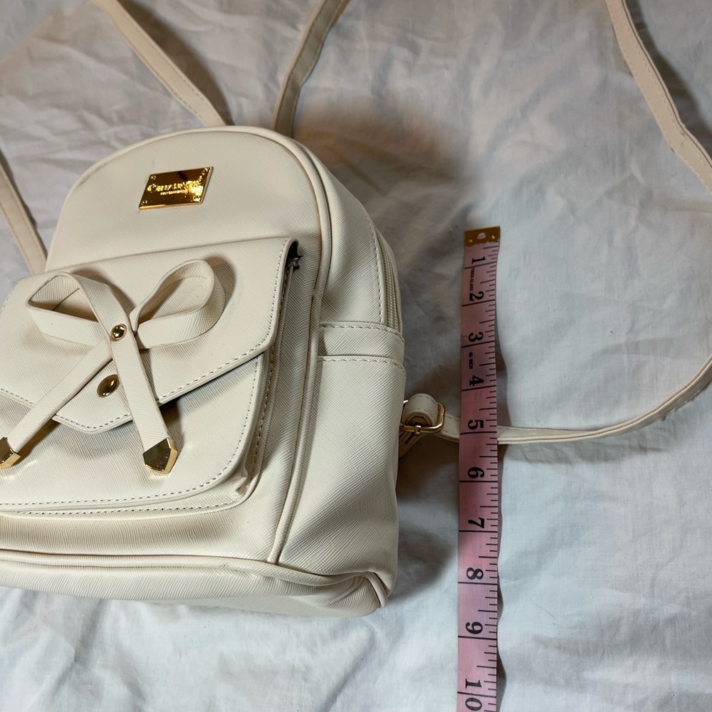 Ihayner Cream Mini Backpack/Purse - Picture 6 of 10